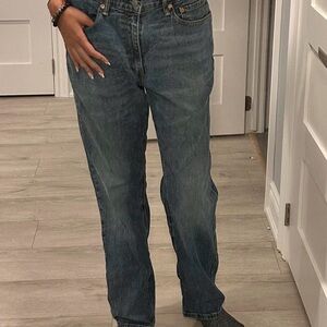 Levis Straight Jeans